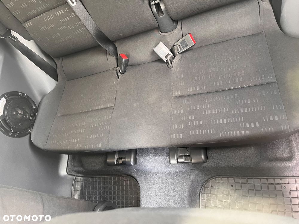 Mitsubishi Colt 1.3 Inform - 13