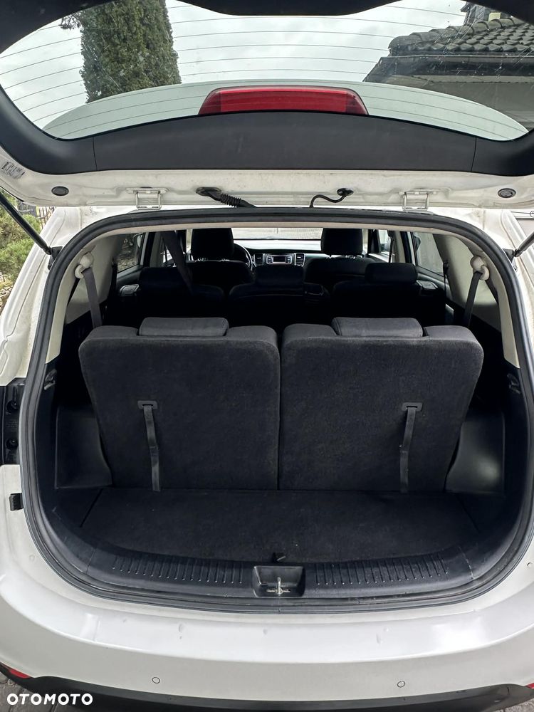 Kia Carens 1.7 CRDi 115 Dream Team Edition - 28