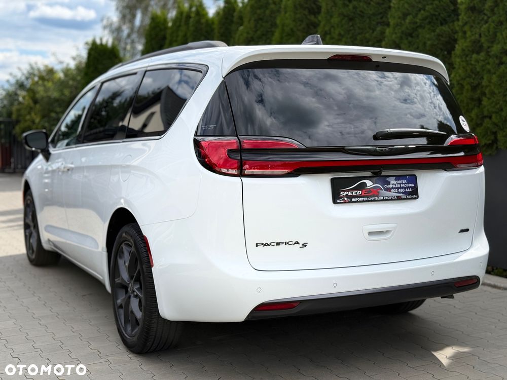 Chrysler Pacifica - 9