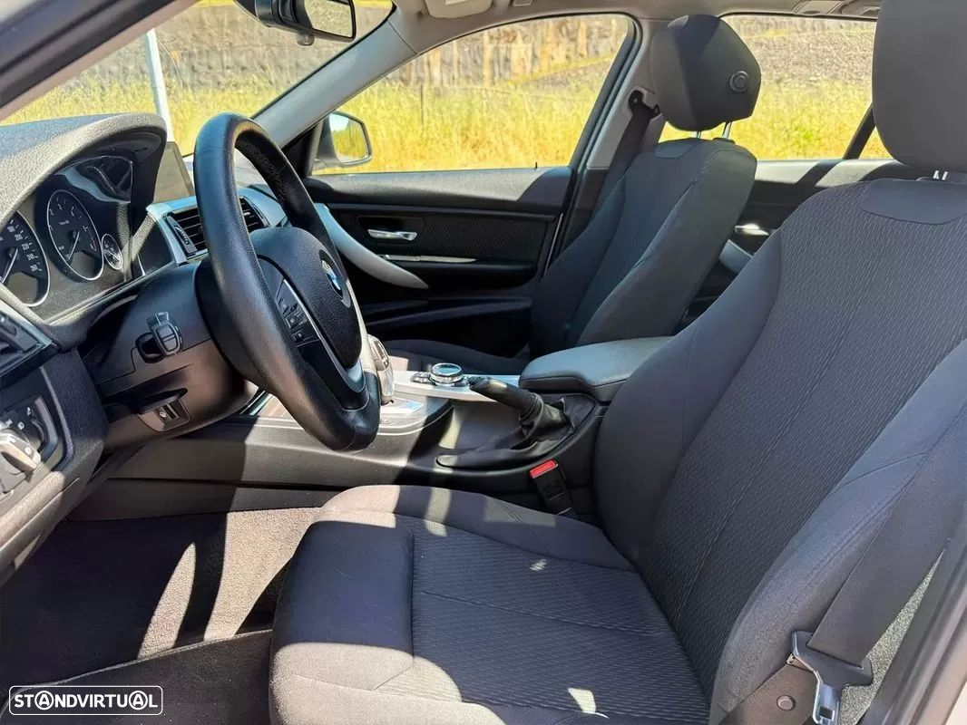 BMW 320 d Touring xDrive Aut. Sport Line - 4