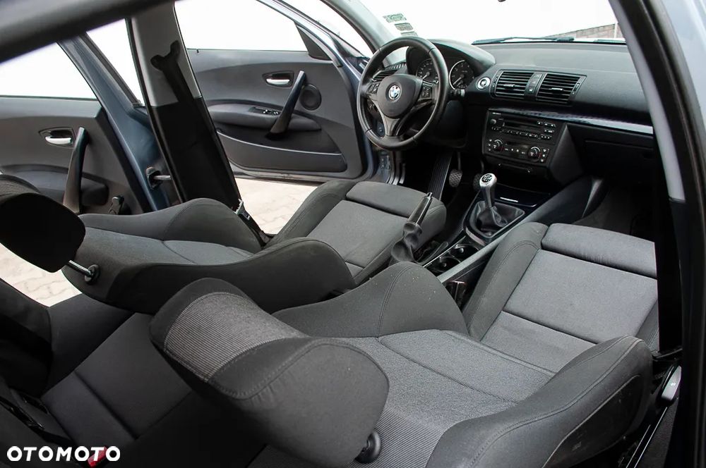 BMW Seria 1 - 30