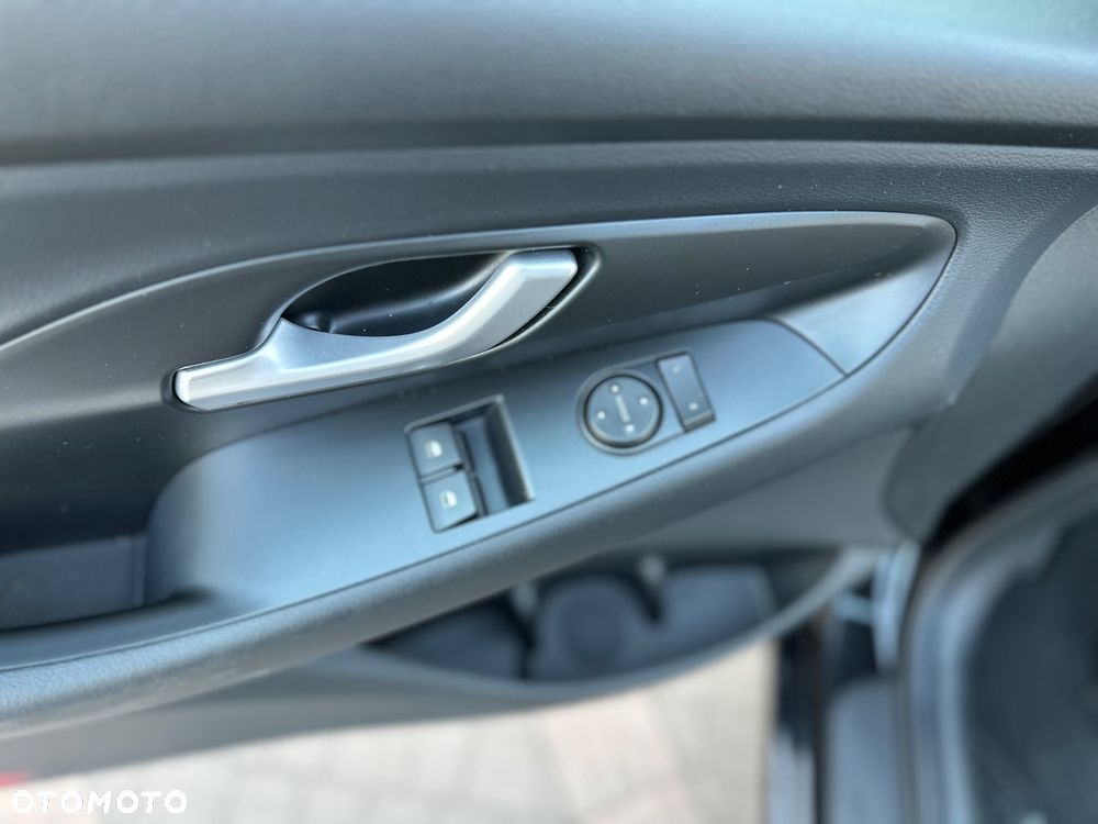 Hyundai i30 1.4 Passion Plus - 21
