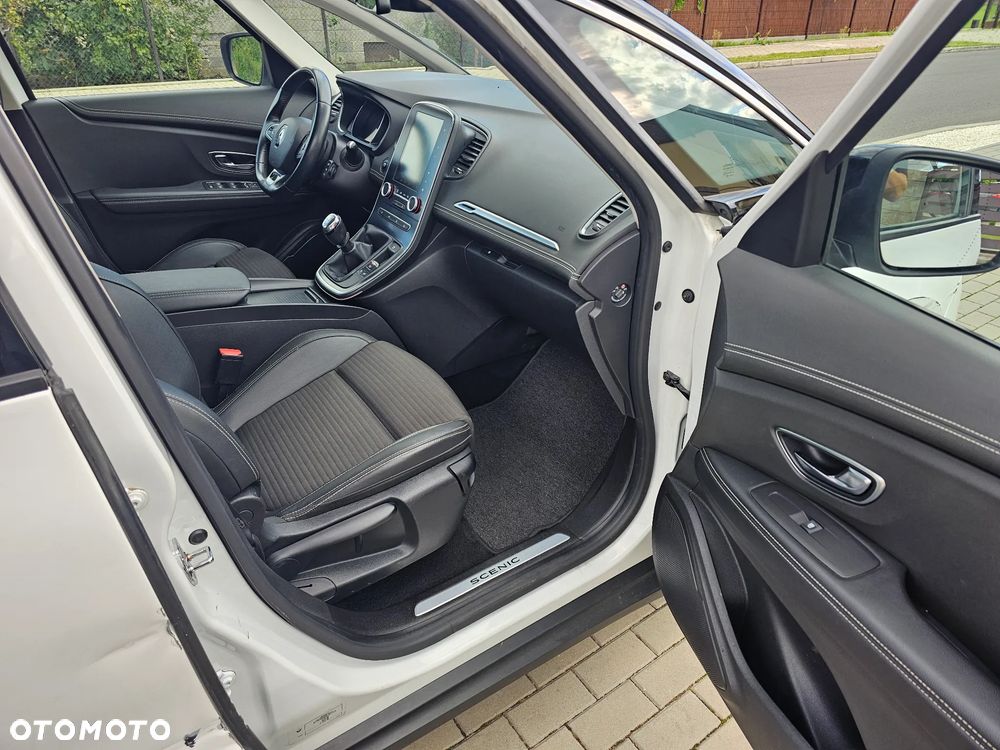 Renault Grand Scenic ENERGY TCe 130 INTENS - 9