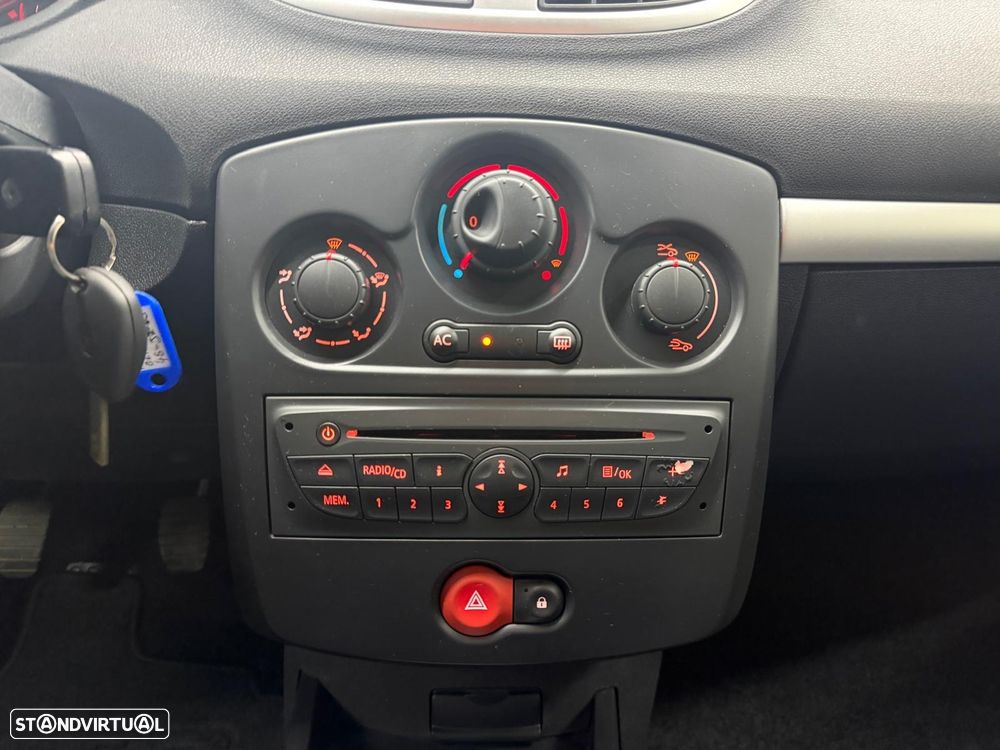 Renault Clio 1.2 16V Dynamique - 11