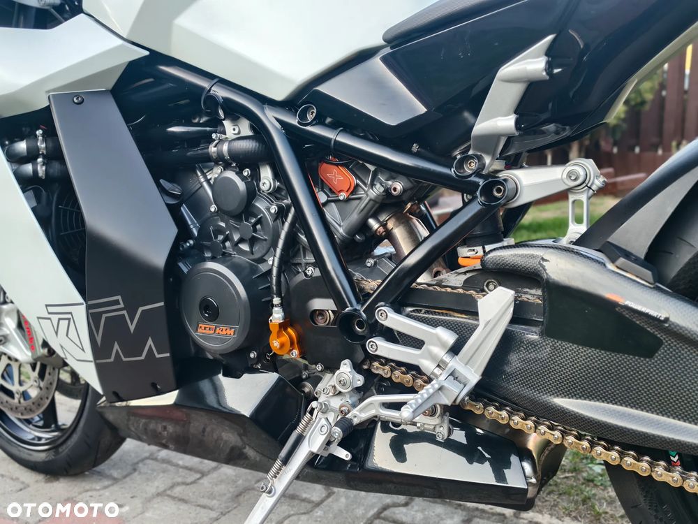 KTM RC 8 - 27
