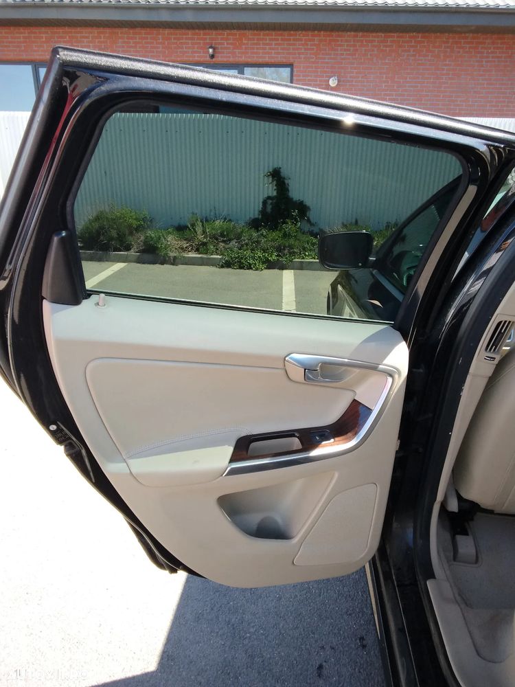 Volvo XC 60 D4AWD Kinetic - 9