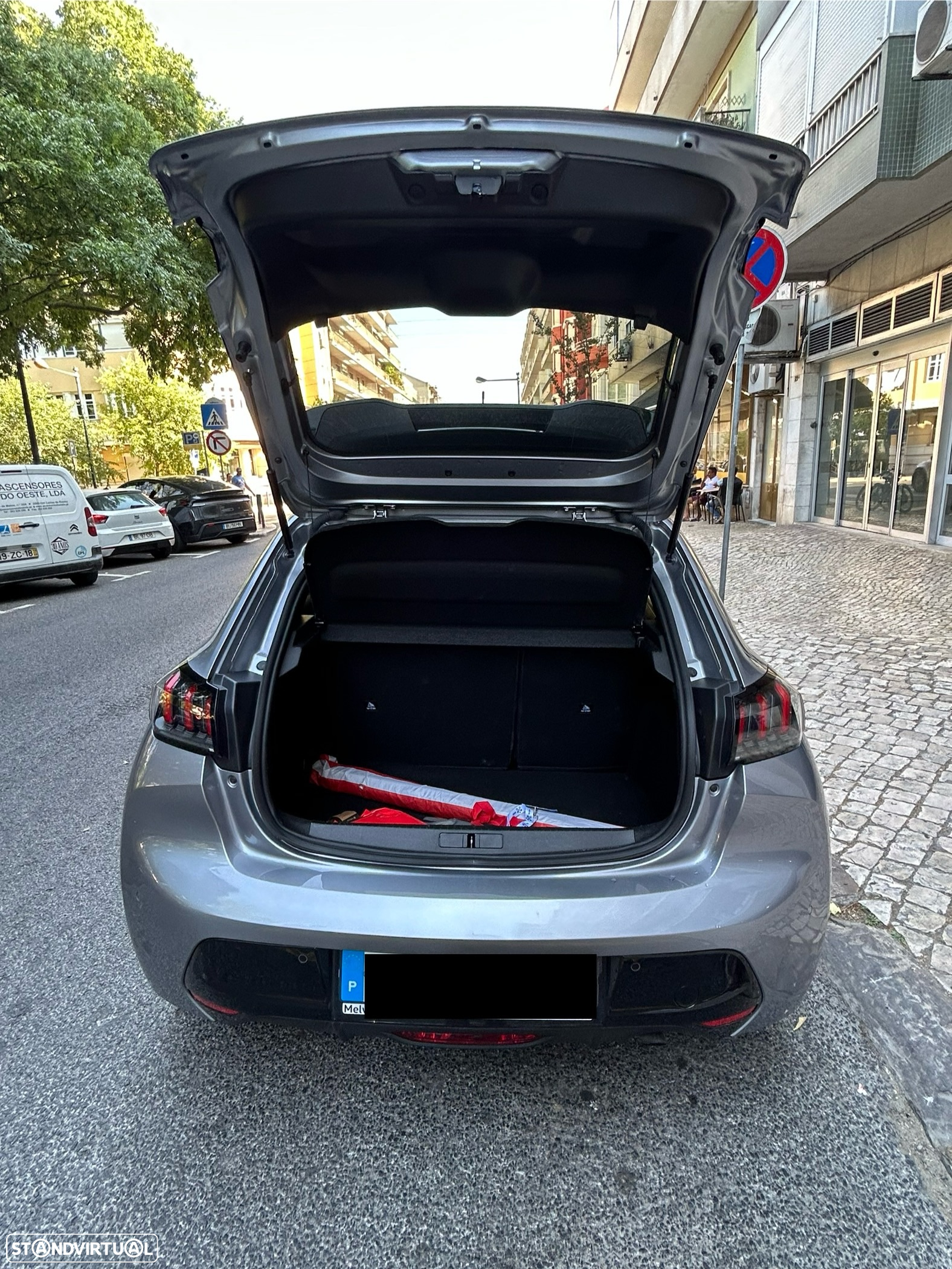 Peugeot 208 1.2 PureTech Allure Pack EAT8 - 11