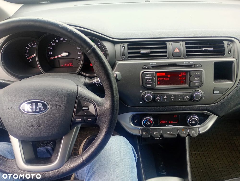 Kia Rio - 2