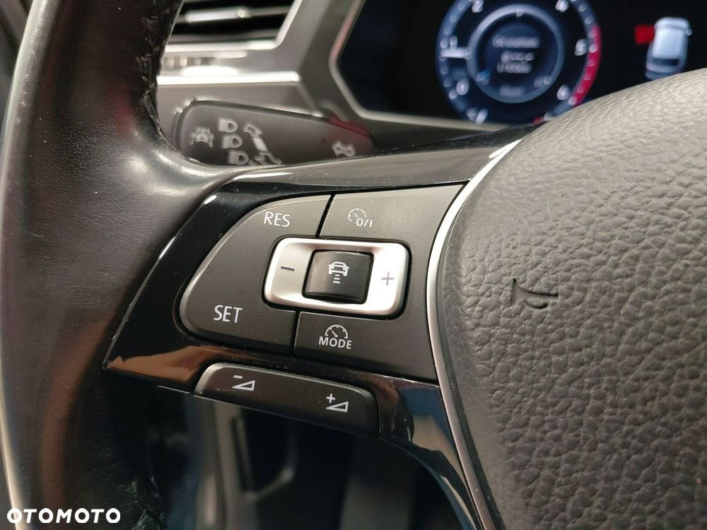Volkswagen Tiguan - 24