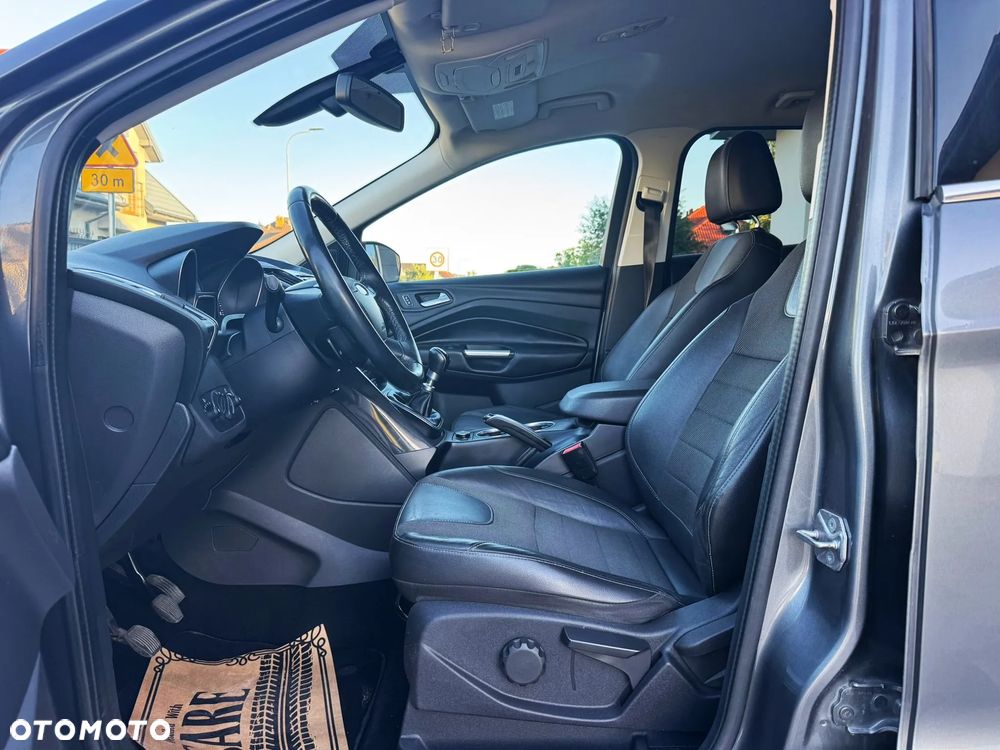 Ford Kuga 1.6 EcoBoost 2x4 Titanium - 8