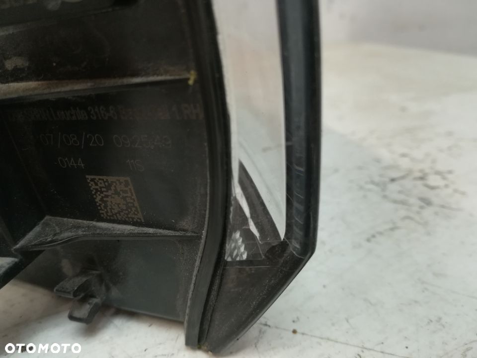VW ID4 lampa prawa tył tylnia tył - 3