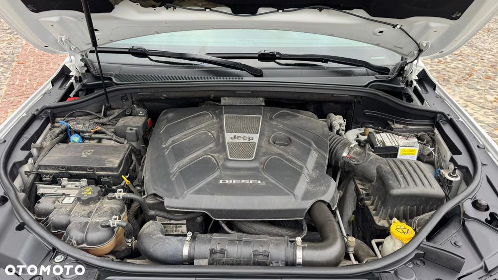 Jeep Grand Cherokee - 22
