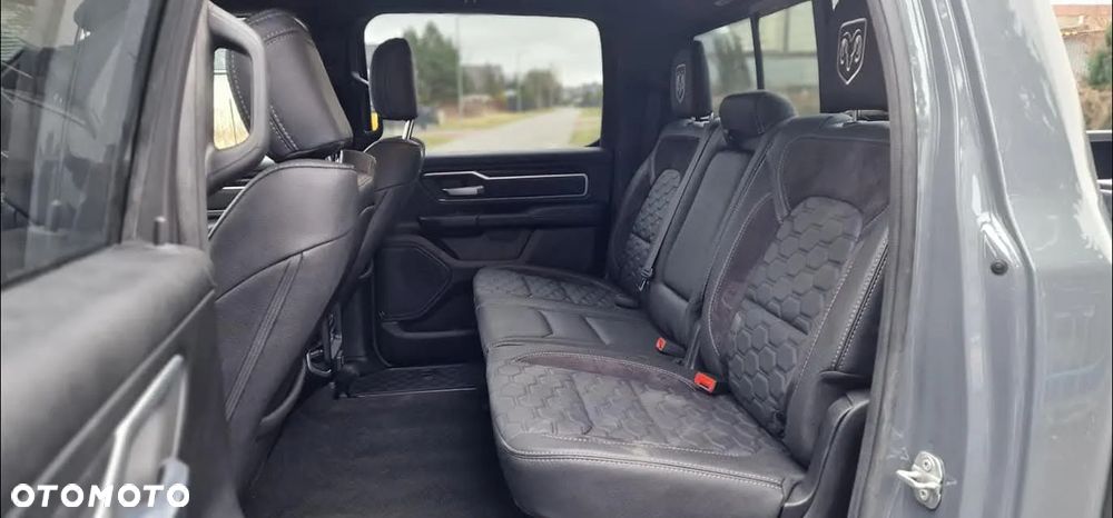 Dodge RAM 1500 5.7 4x4 - 7