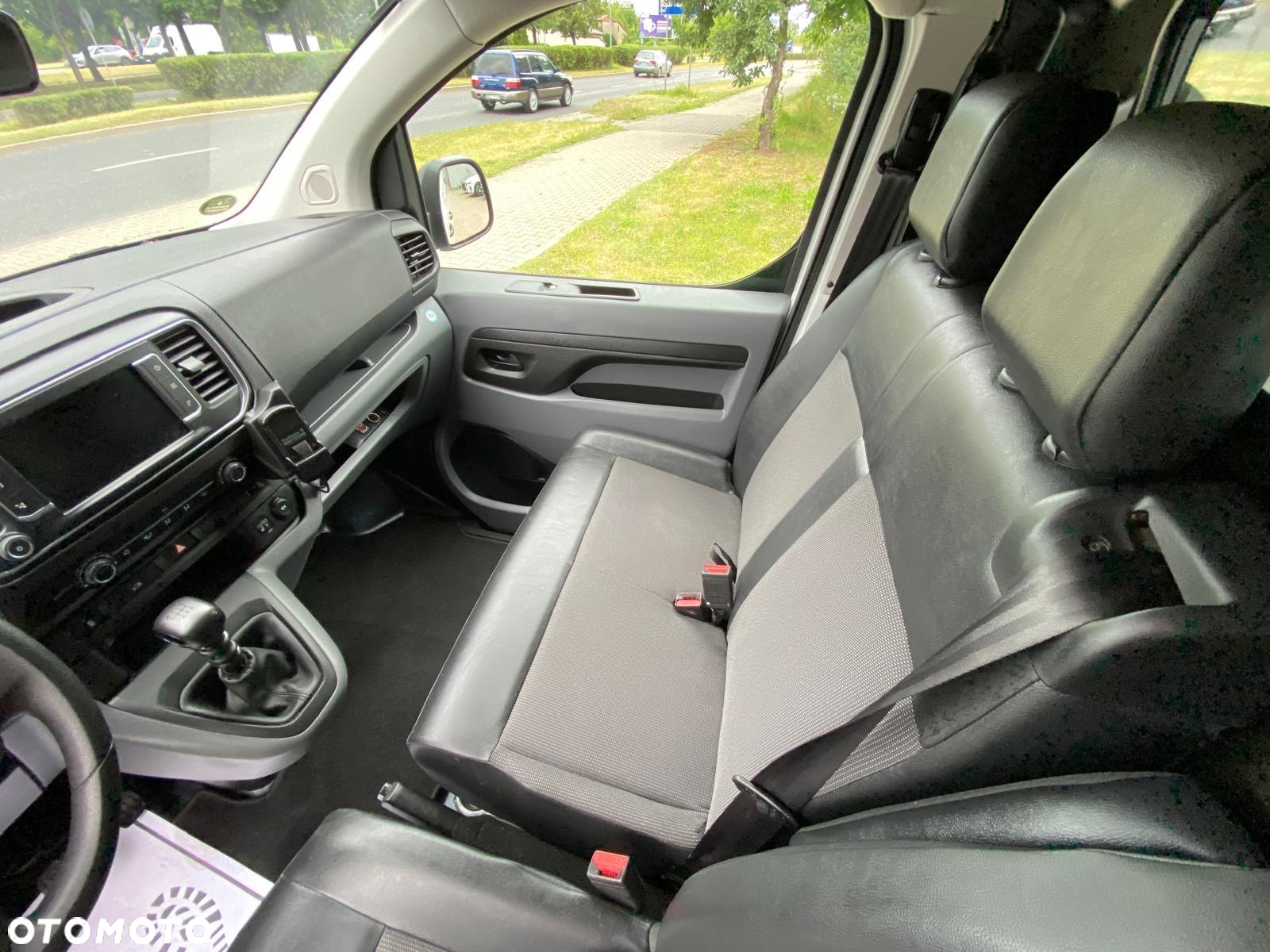Opel VIVARO L2 NAWIGACJA BEZWYPADKOWY 37.900 PLN netto - 28