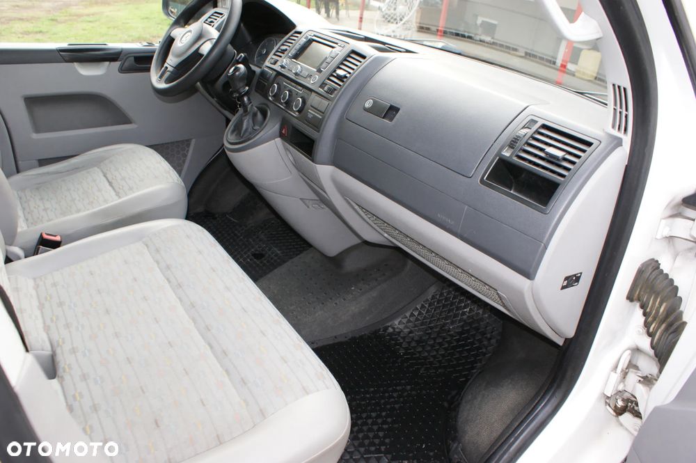 Volkswagen TRANSPORTER T5 - 16