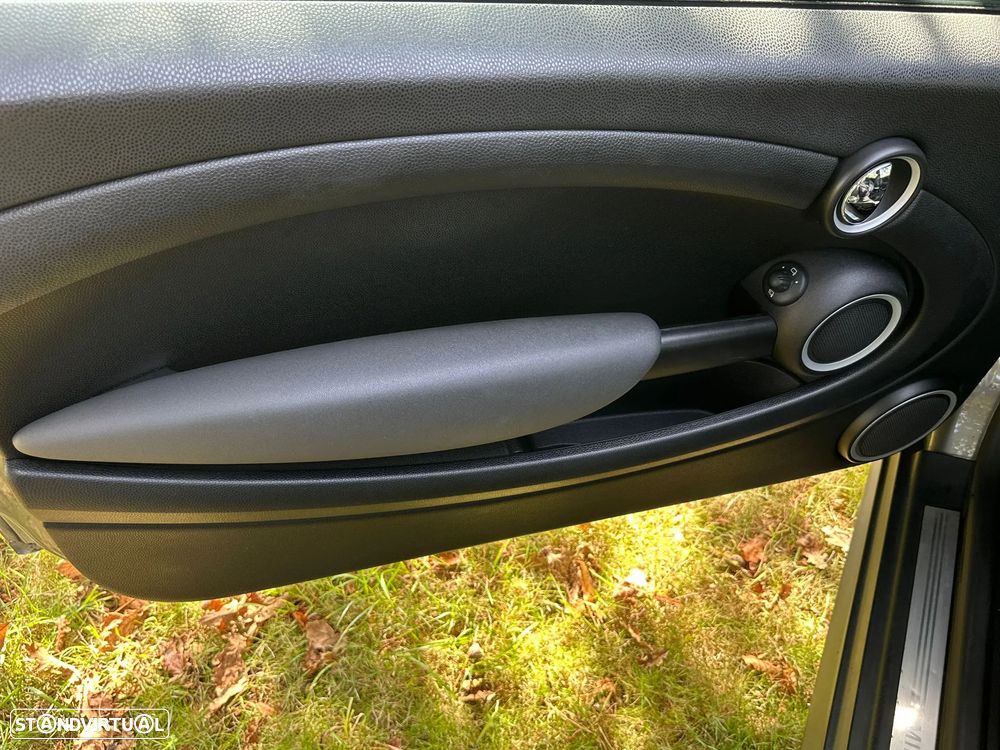 MINI 3 Portas Cooper D - 19