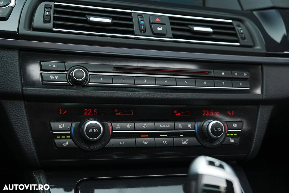 BMW Seria 5 525d Aut. Luxury Line - 25