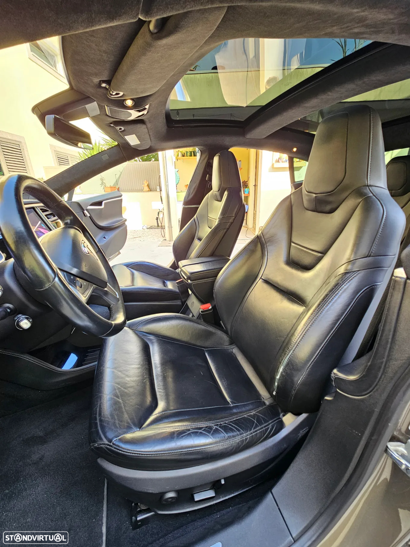 Tesla Model S - 8