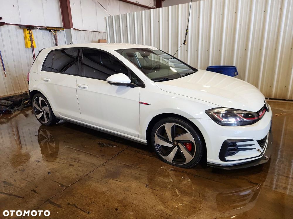 Volkswagen Golf 2.0 TSI GTI TCR DSG - 5