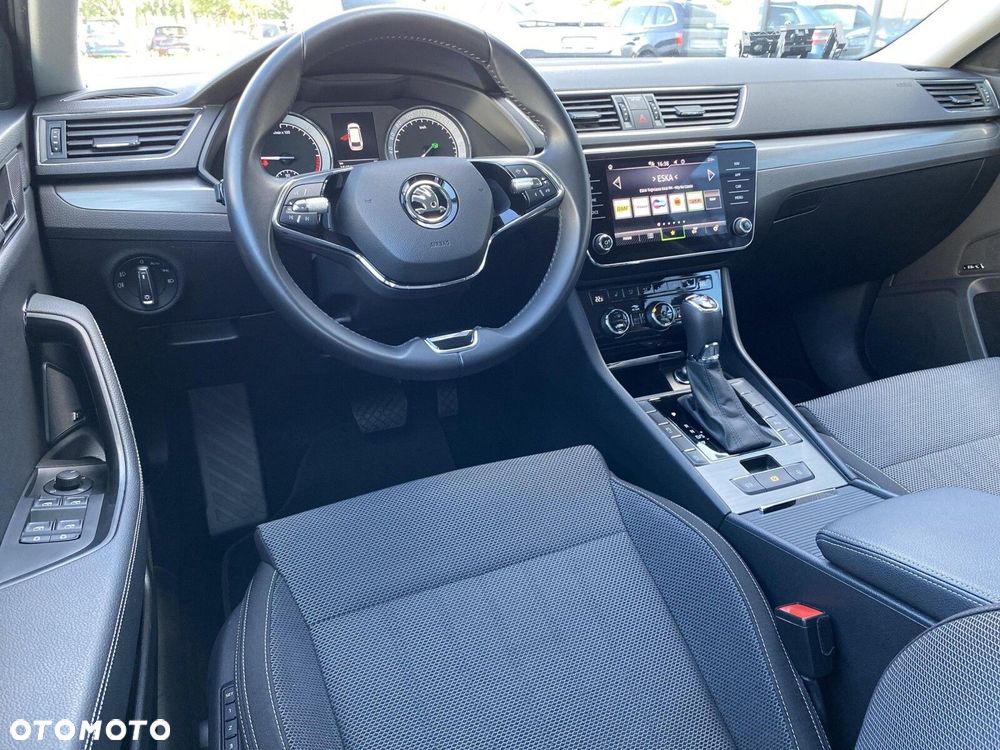 Skoda Superb 2.0 TDI SCR 4x4 Style DSG - 13
