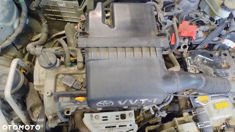 SILNIK 1.3 BENZYNA TOYOTA YARIS II  05-09 - 1