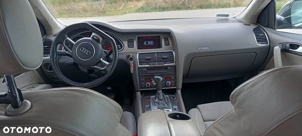Audi Q7 - 7