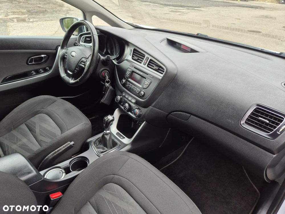 Kia Ceed 1.4 CVVT Fifa World Cup Edition - 19