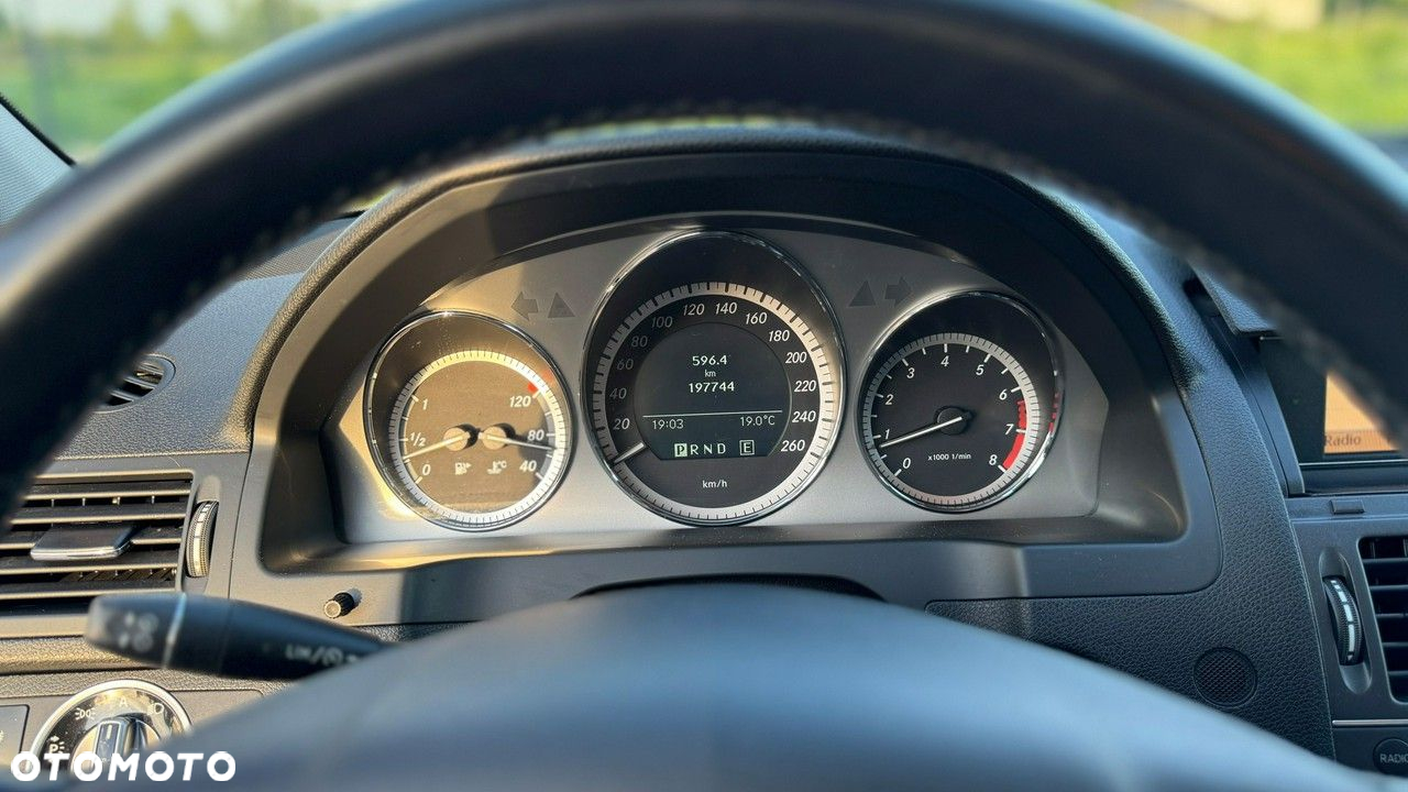 Mercedes-Benz Klasa C - 32