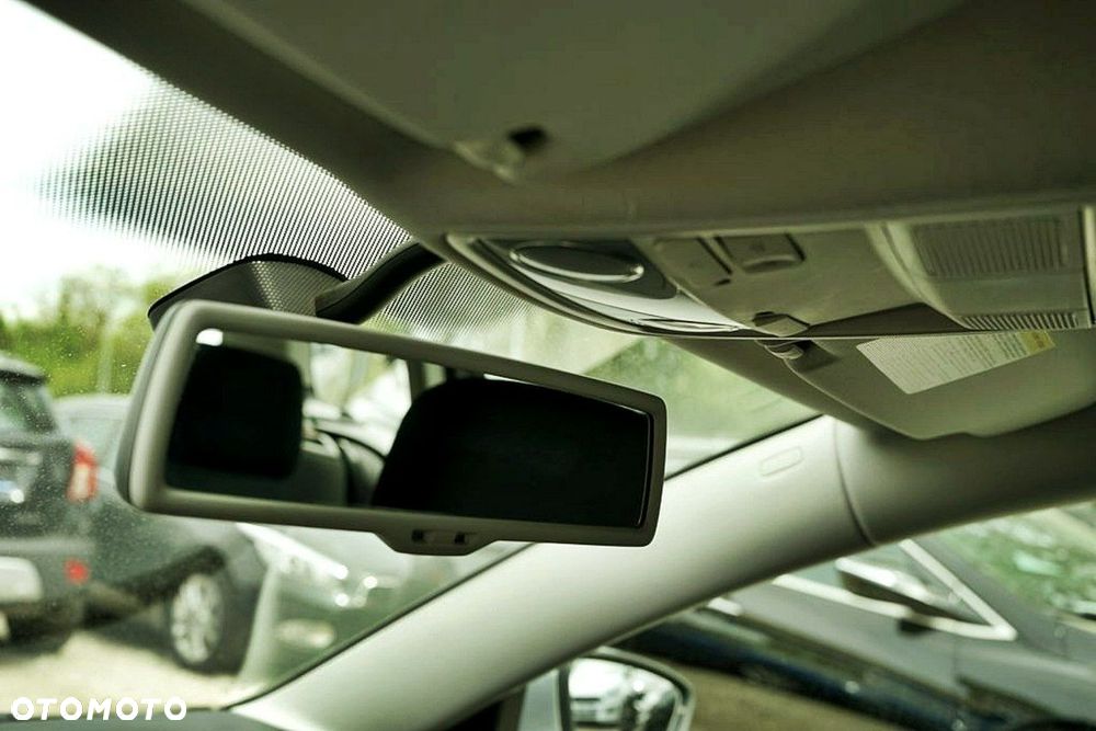 Volkswagen Passat - 29
