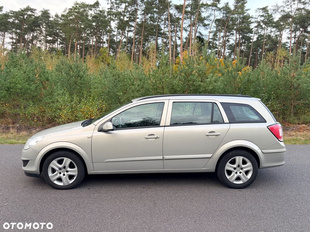 Opel Astra 2008 photo 2