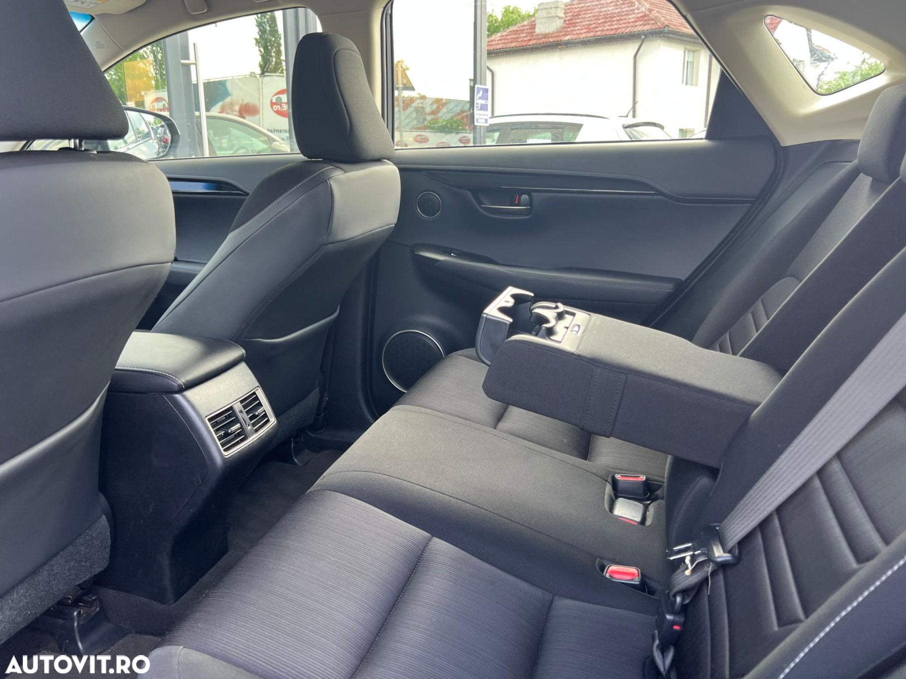 Lexus Seria NX - 12