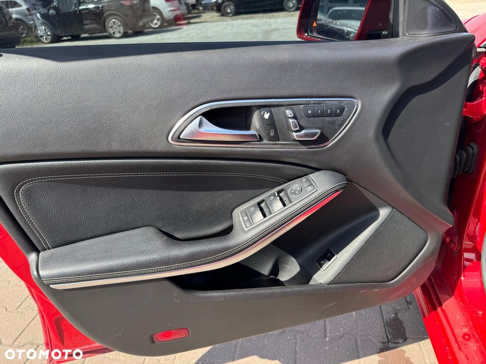 Mercedes-Benz CLA 250 7G-DCT - 11