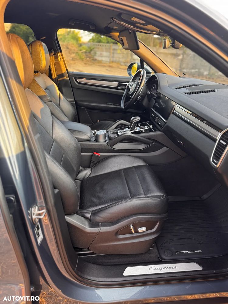 Porsche Cayenne - 10