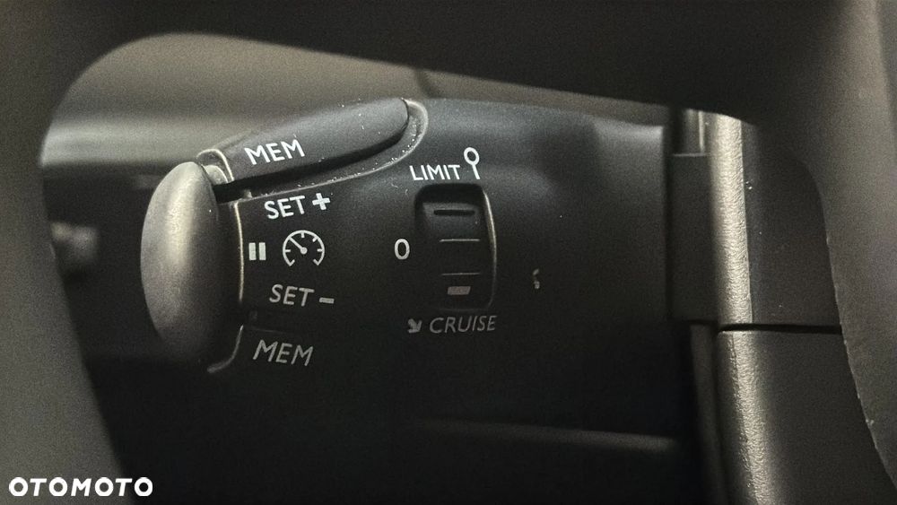 Citroën C3 1.2 PureTech Shine - 23