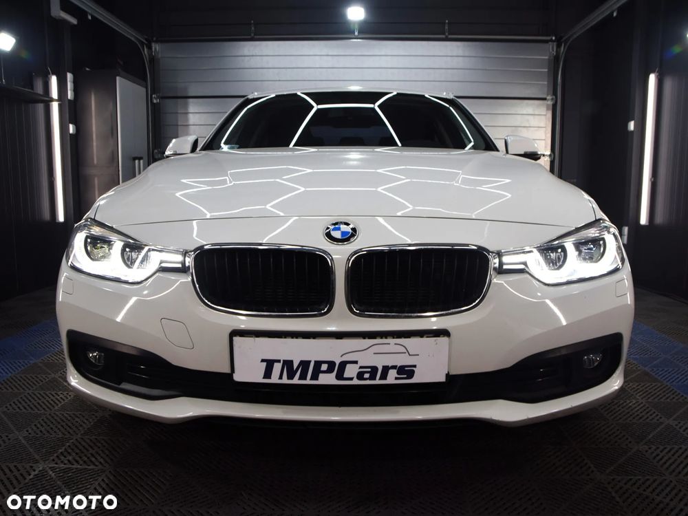 BMW Seria 3 318i - 11