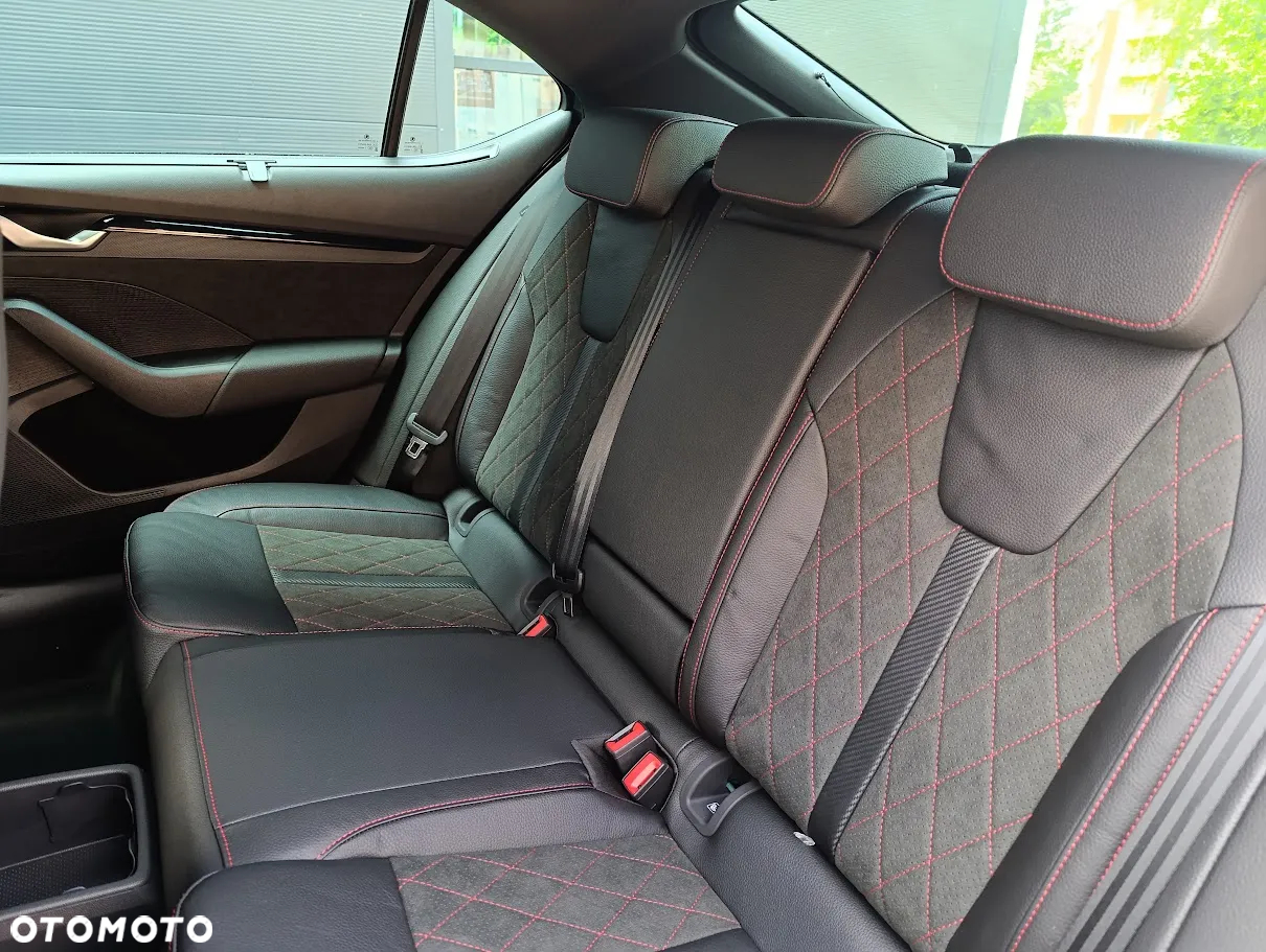 Skoda Octavia 2.0 TSI RS DSG - 16