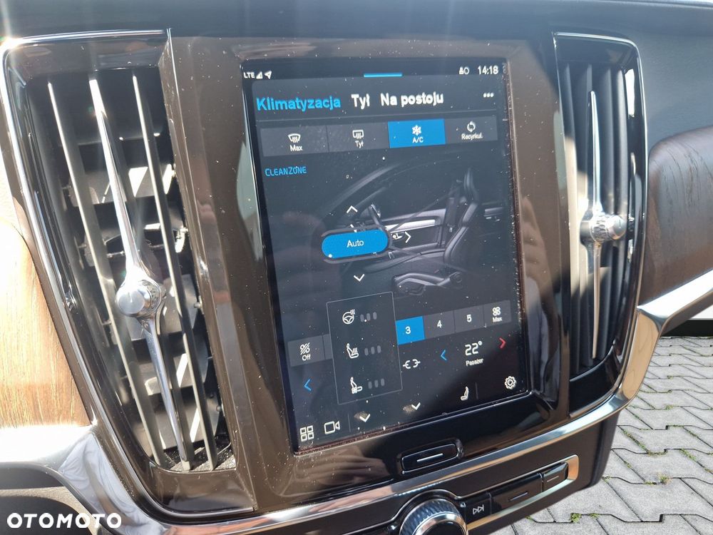 Volvo V90 Cross Country - 23