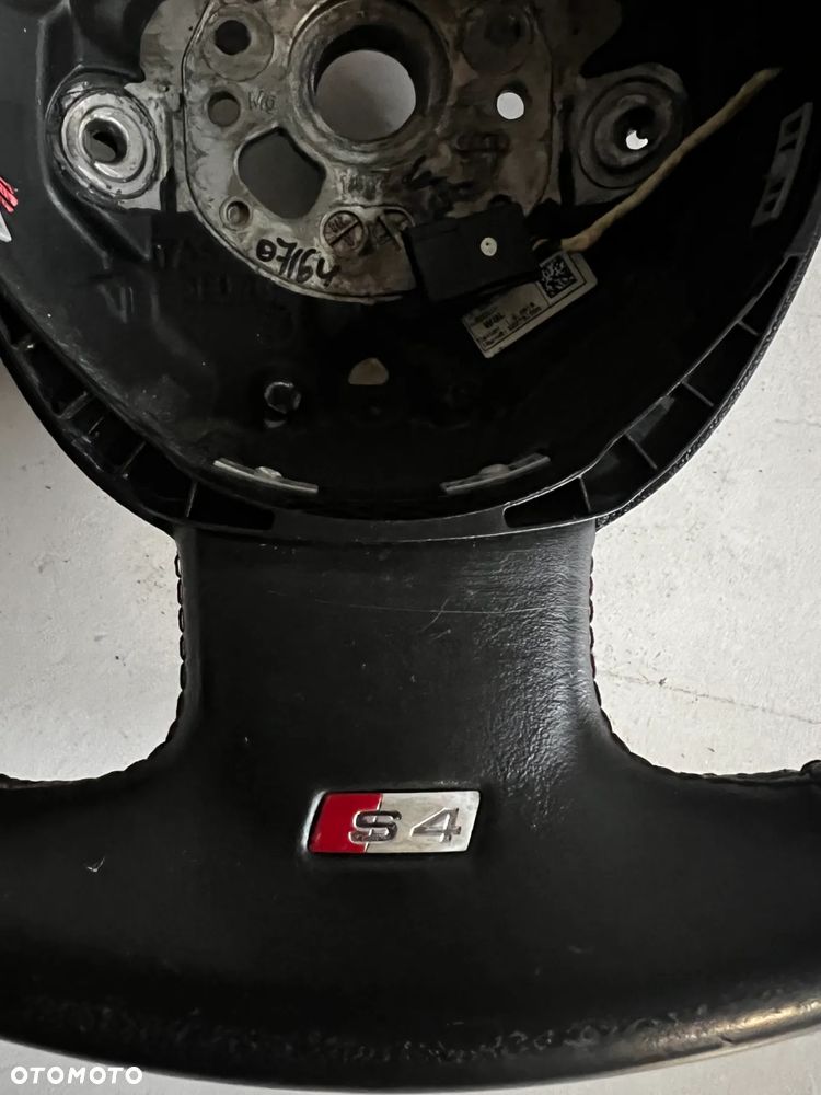 KIEROWNICA SKÓRA MULTI AUDI S4  8K0419091J  B8 CZERWONA NITKA - 4