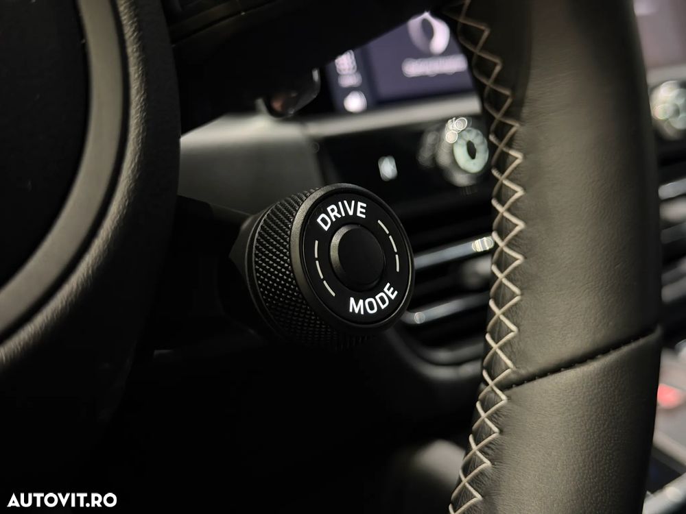 Porsche Macan T - 23