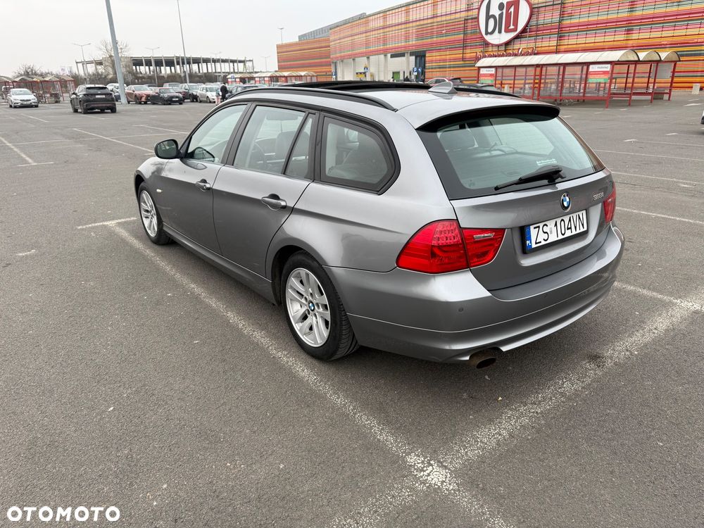 BMW Seria 3 318i - 5