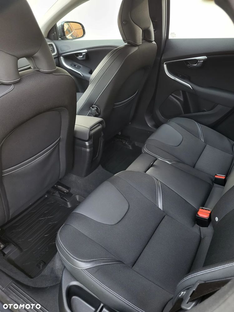 Volvo V40 D4 Momentum - 12