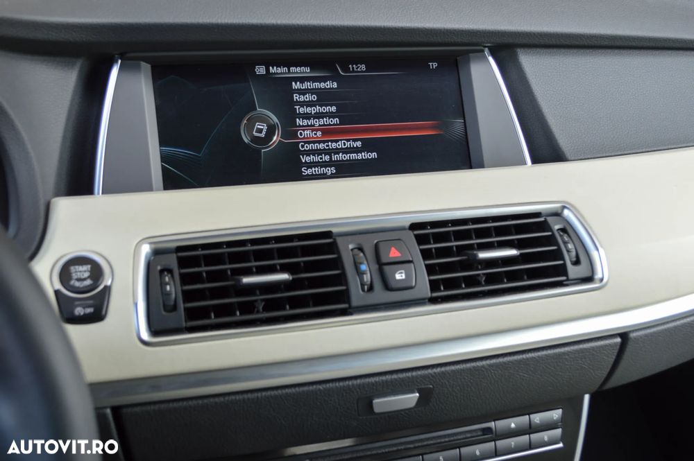 BMW Seria 5 520d Aut. Luxury Line - 26