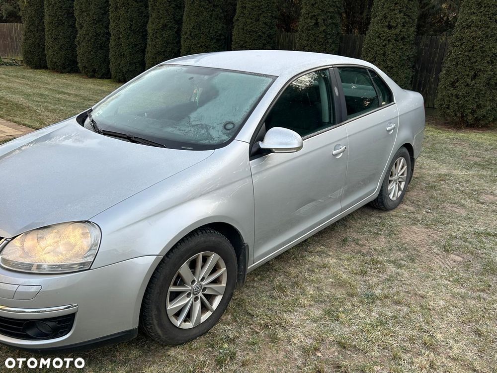 Volkswagen Jetta 1.9 TDI Comfortline - 4