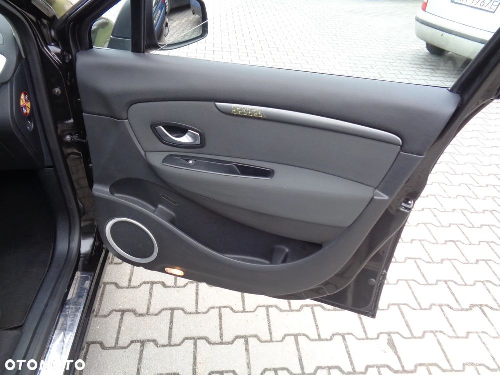 Renault Scenic 1.6 16V Luxe Privilege - 29