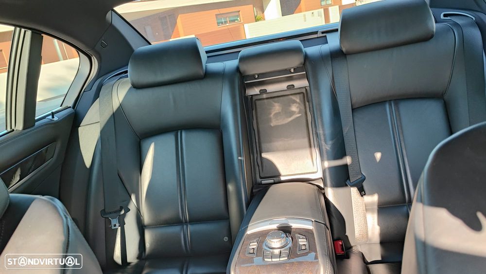 BMW 740 d Pack M - 6