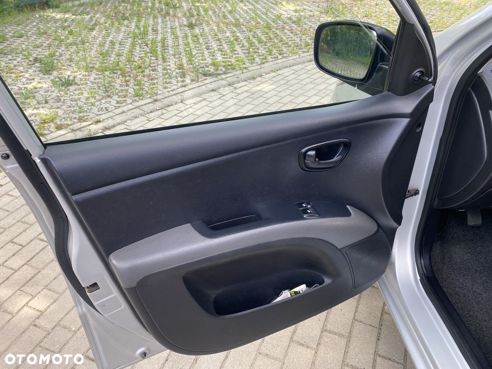 Hyundai i10 1.1 Edition 20 - 30