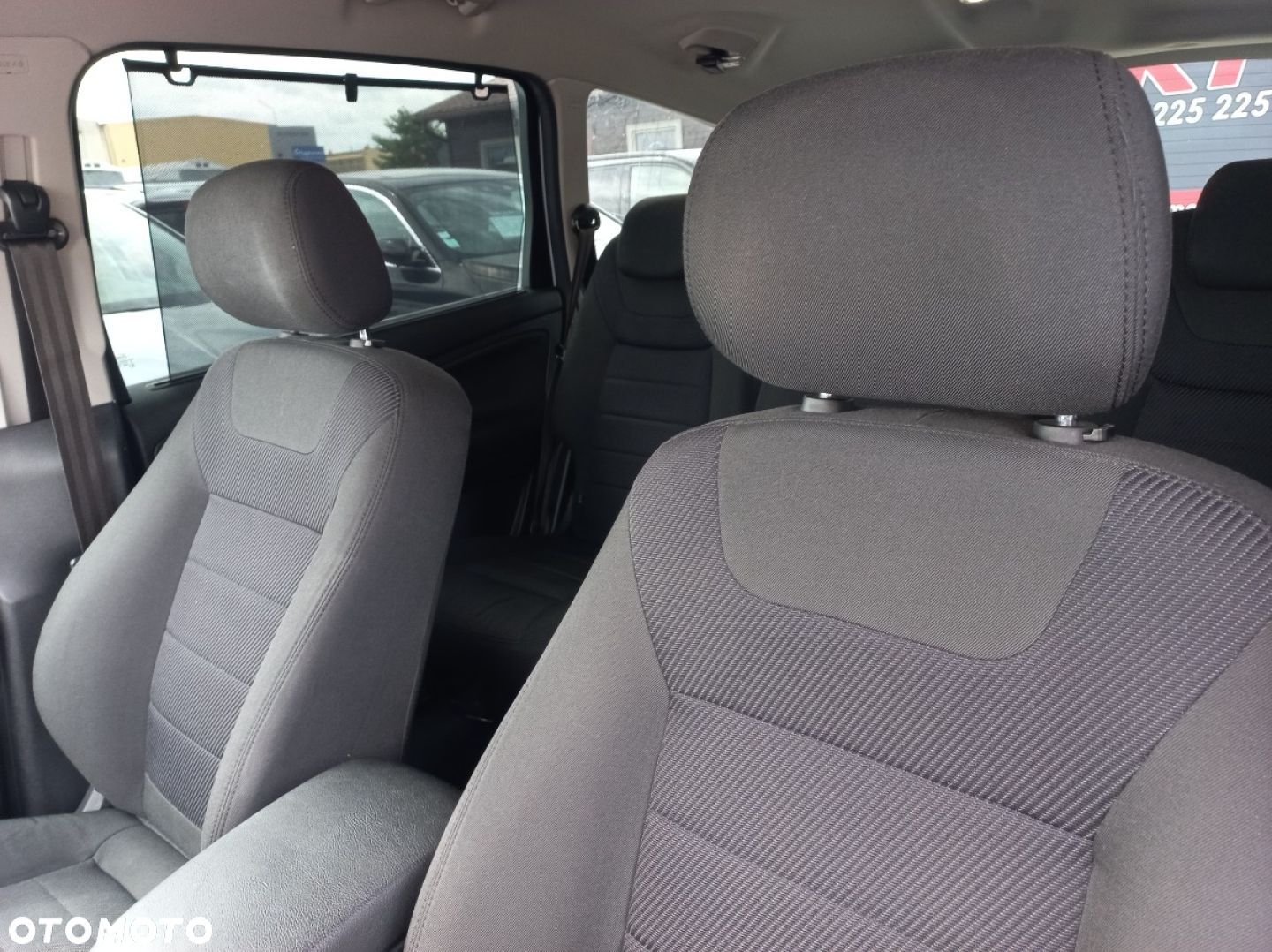 Ford S-Max - 12
