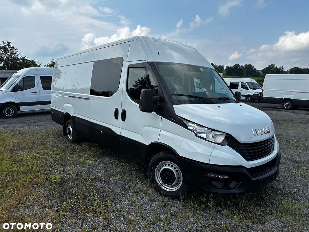 Iveco Daily Brygadówka 7 os Kamera Bagażnik - 1