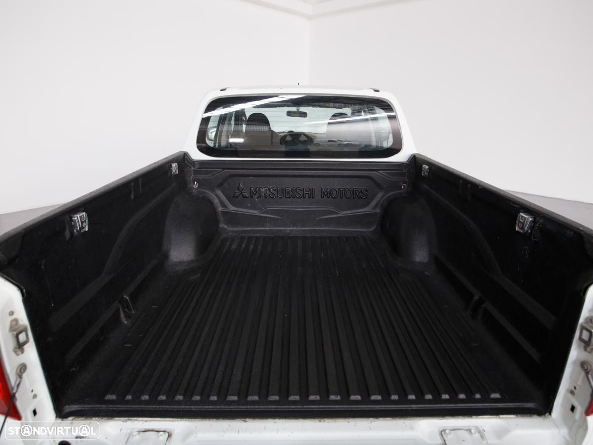 Mitsubishi L200 - 6
