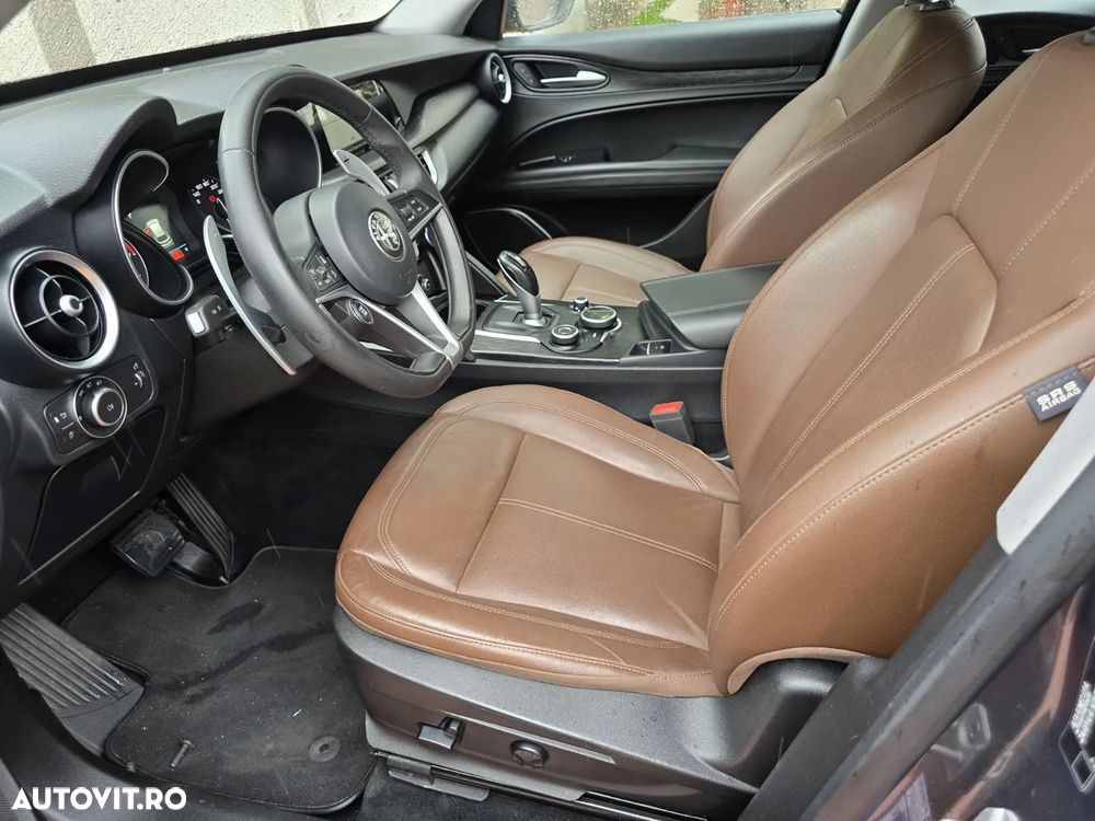 Alfa Romeo Stelvio - 9